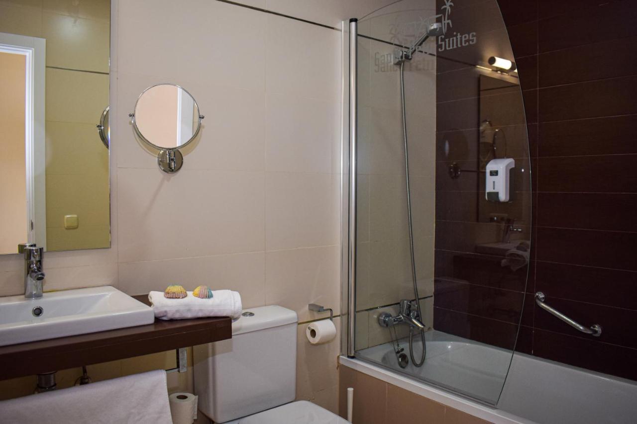 诺沃桑克提佩特里公寓式酒店 奇克拉纳－德拉弗龙特拉 外观 照片